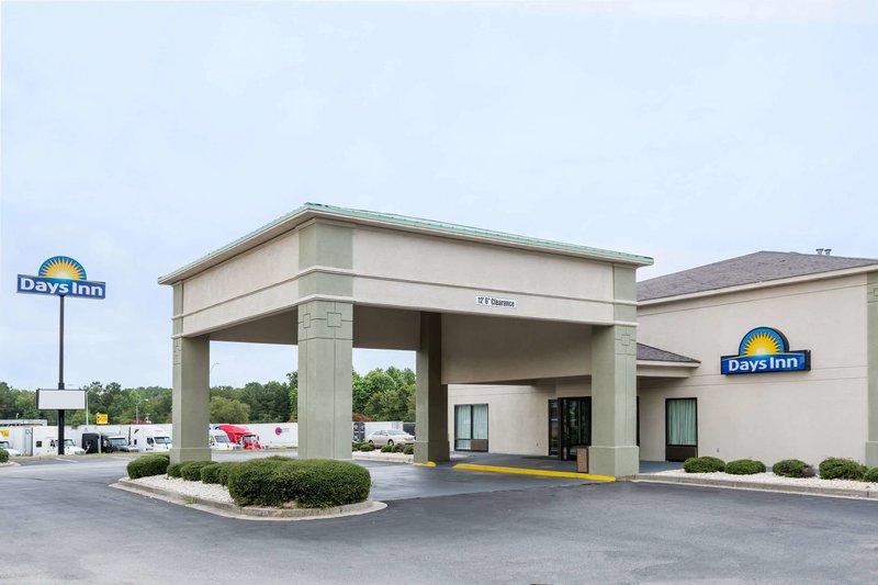 Days Inn By Wyndham Lugoff,Kershaw>>Columbia,2 star