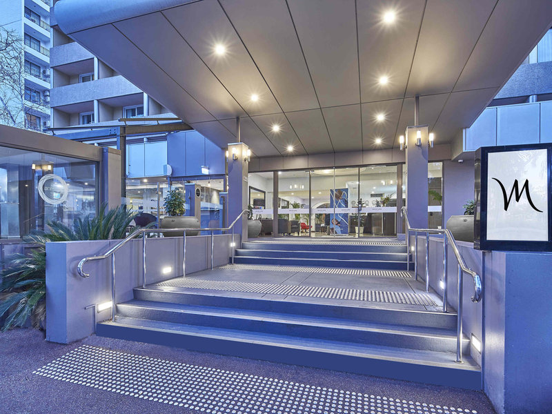 mercure perth on hay