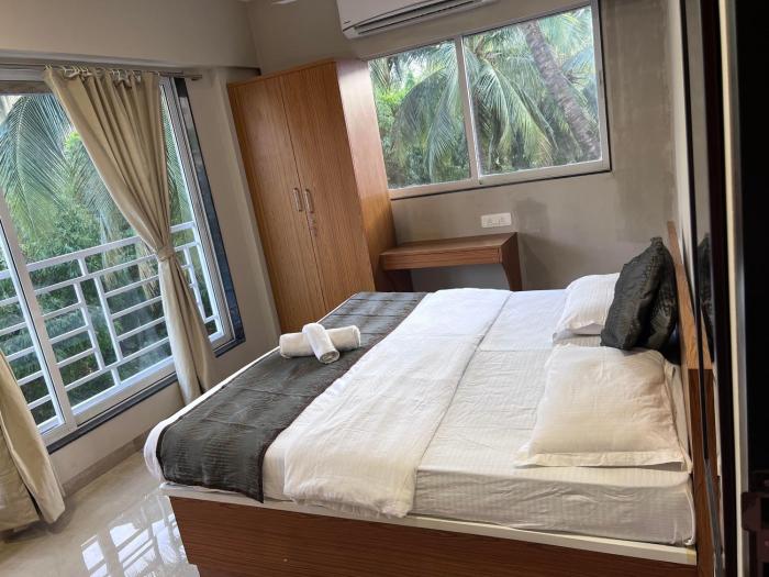 Pinaki Comfort Stay, Vile Parle,,0 star