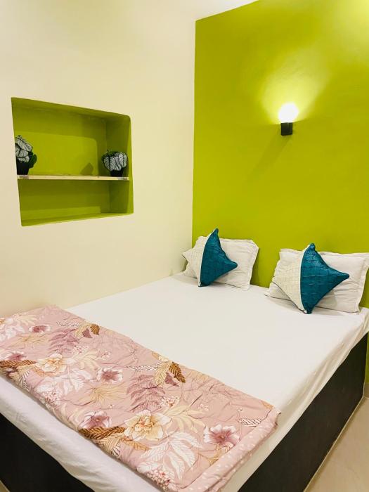 Sun India Guest House,,2 star