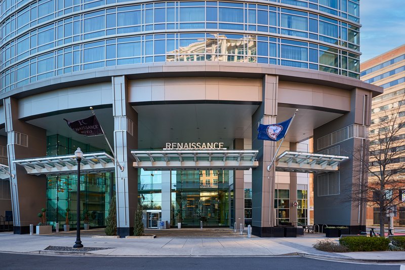 renaissance arlington capital view hotel