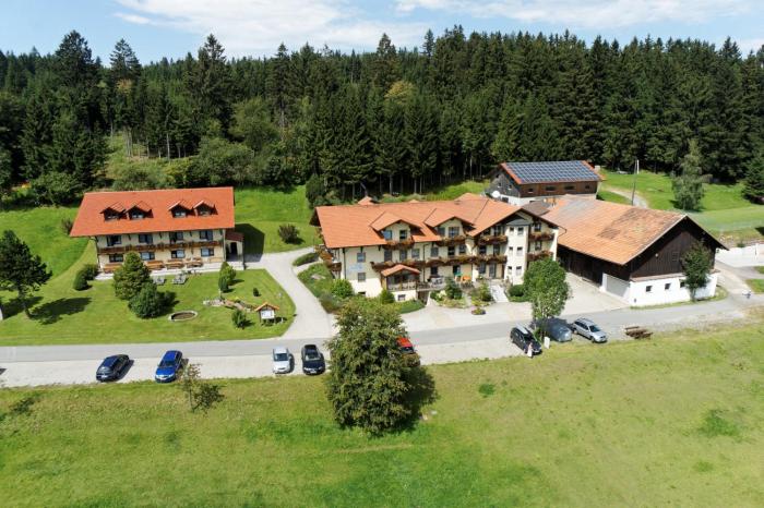 Erlebnishof Reiner,Neukirchen>>Deggendorf,4 star