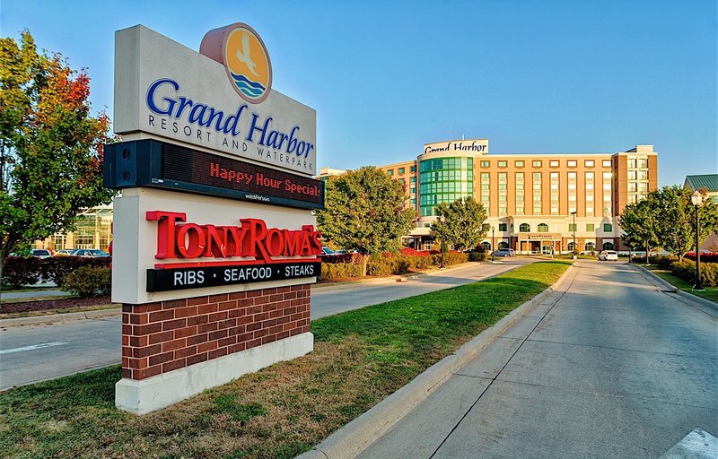 Grand Harbor Resort And Waterpark,Dubuque County>>Dubuque,3.5 star