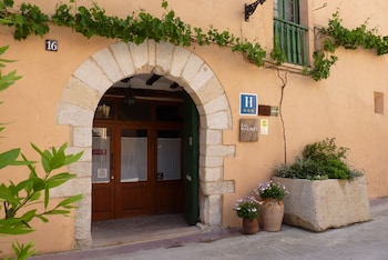 Cal Maginet Hotel,La Riba>>Falset,3 star