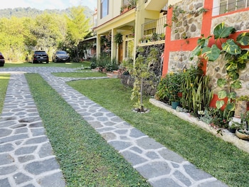 jabel tinamit hotel and villas