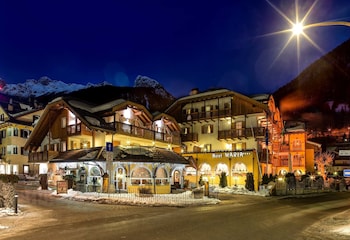 leading relax hotel maria