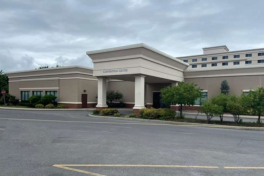 Ramada By Wyndham Liverpool/Syracuse,Near Onondaga Lake Park,3 star