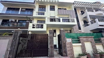 Hotel Ashray Noida,Sector 43-Noida,3 star