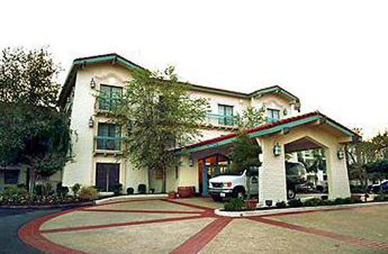 Quality Inn & Suites Airport,Charlotte Douglas International Airport>>Charlotte,3 star