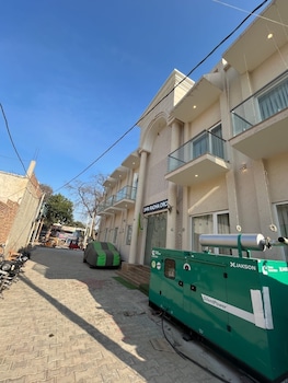Hotel Shri Radha Orchid