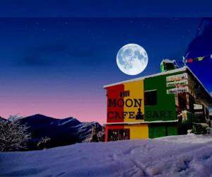 Moon Cafe & Stay,,1 star