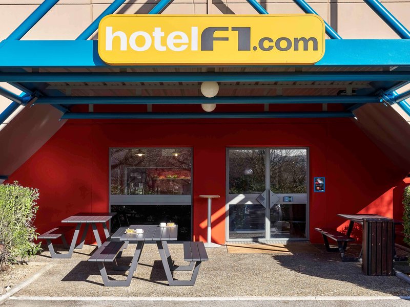 Hotelf1 Angouleme,Near Nautilis,1 star