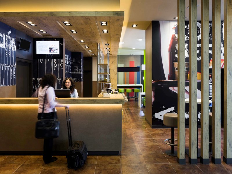 ibis budget sevilla aeropuerto