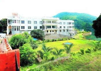 anargh holidays inn
