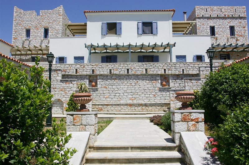 Stavros Tou Notou,East Mani>>Areopoli,2 star