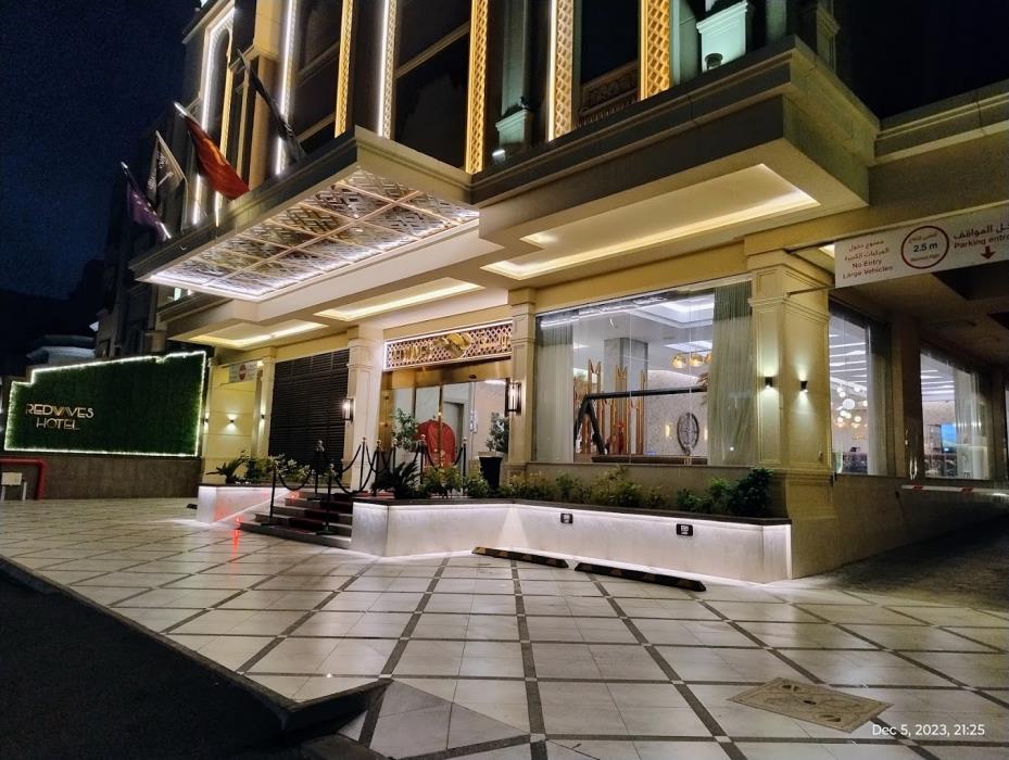 Redwaves Hotel,,4 star