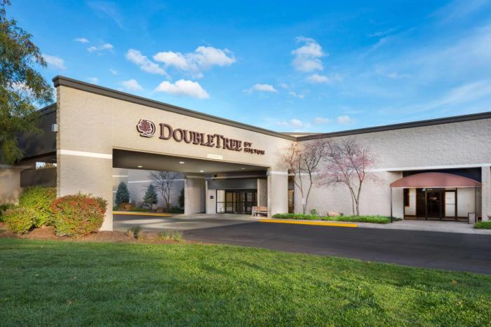 doubletree by hilton hotel lawrence
