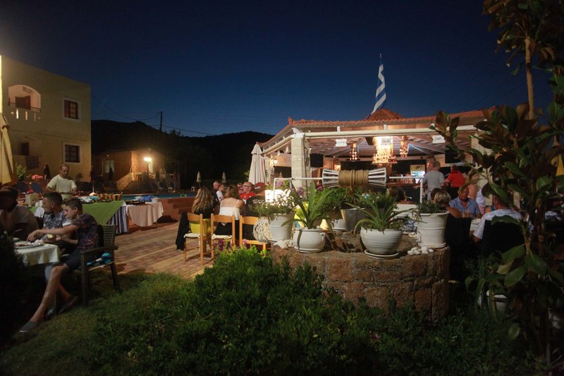 nikos apartments