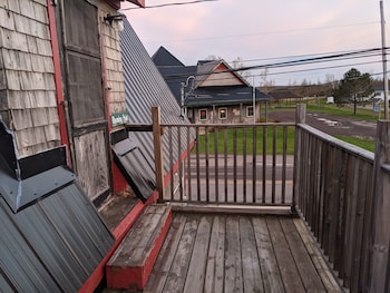 Trailside Inn,,3 star