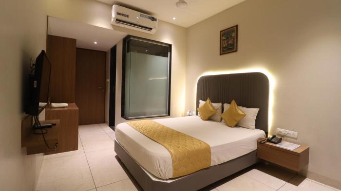 Hotel The Ube Residency,Kalyan West,3 star