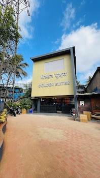 Hotel Golden Suites- Near Nesco,Goregaon,3 star