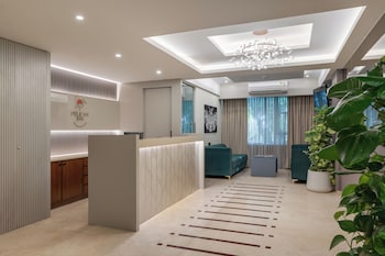 Pelican Inn,Ashok Nagar,2 star