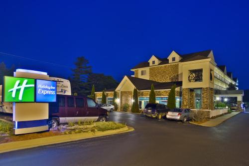 Holiday Inn Express Mackinaw City By Ihg,Mackinaw City>>Mackinac Island,3 star