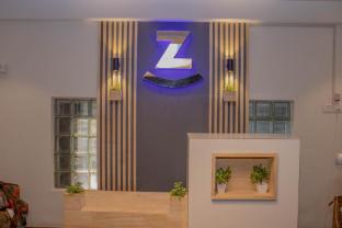 Z Express Blitz,Hadapsar, Pune,3 star