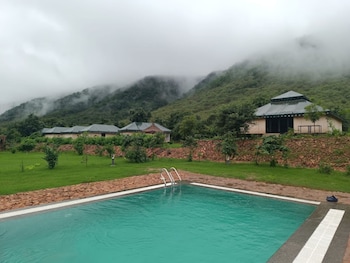 Hotel Chokhiwadi Forest Retreat,Thanagazi,4 star