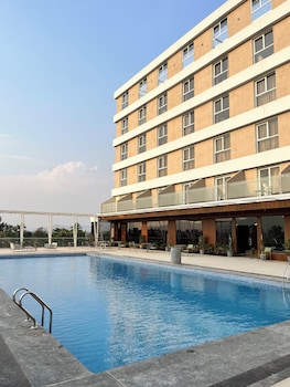 Vits Satyajeet Karad,Gote,4 star