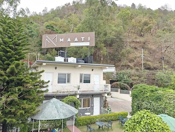 Maati Resort By The Lake Hill,,3 star
