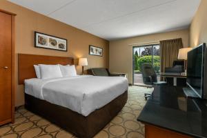 Comfort Inn Orillia,Ontario>>Barrie - Orillia,3 star