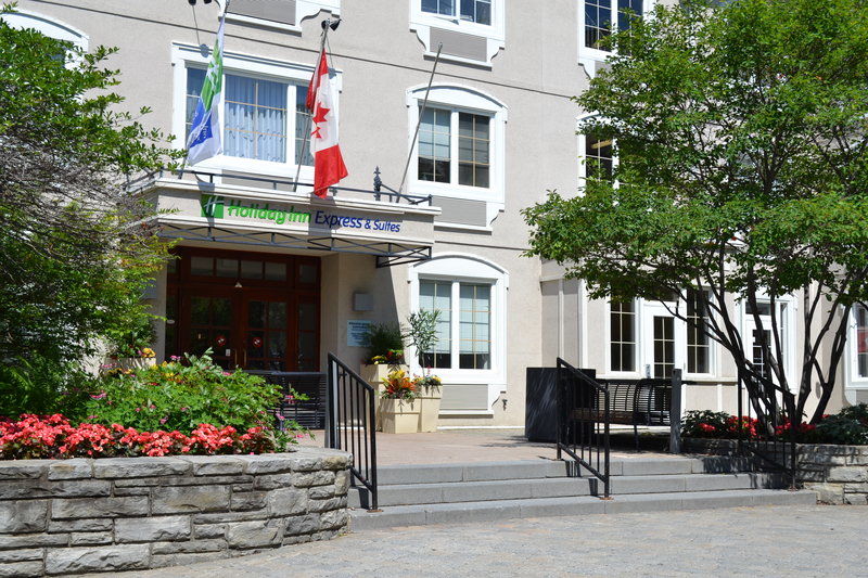 Holiday Inn Express And Suites Tremblant, An Ihg Hotel,La Conception>>Joliette,2.5 star