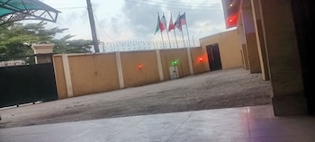 Cameo's Suites,,4 star