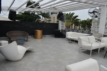 rush lagos hotel suites and launge