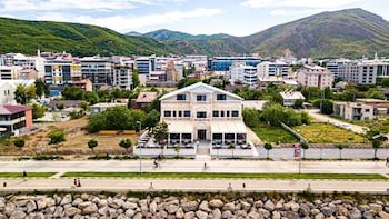 white life hotel and cafe