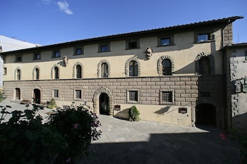 Palazzo Squarcialupi,Monteriggioni>>Castellina In Chianti,4 star