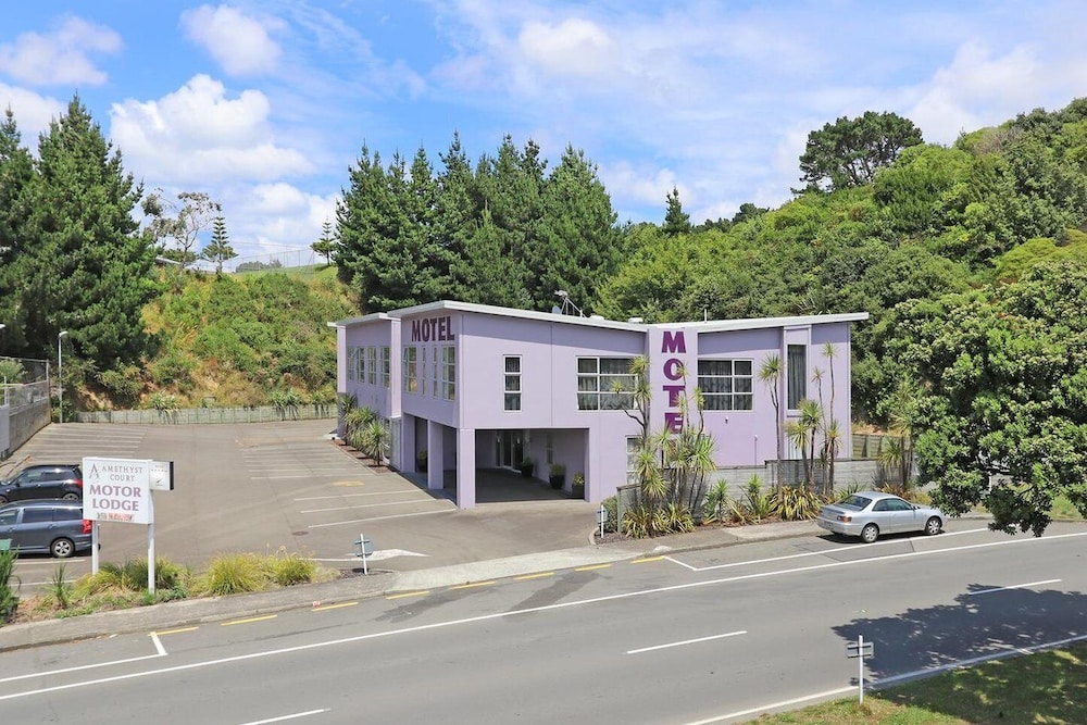 Amethyst Court Motorlodge,Porirua>>Plimmerton,3 star