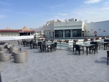 golden tulip muscat