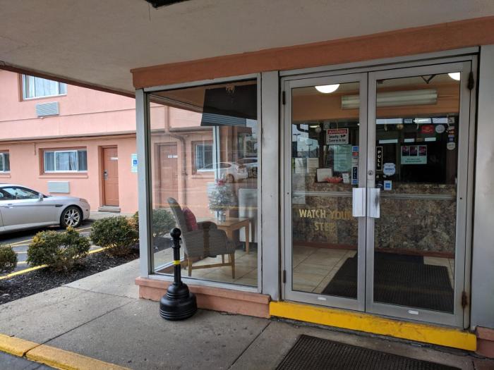 skylark motel