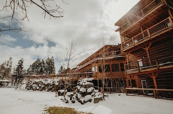 callahans lodge and restaurant