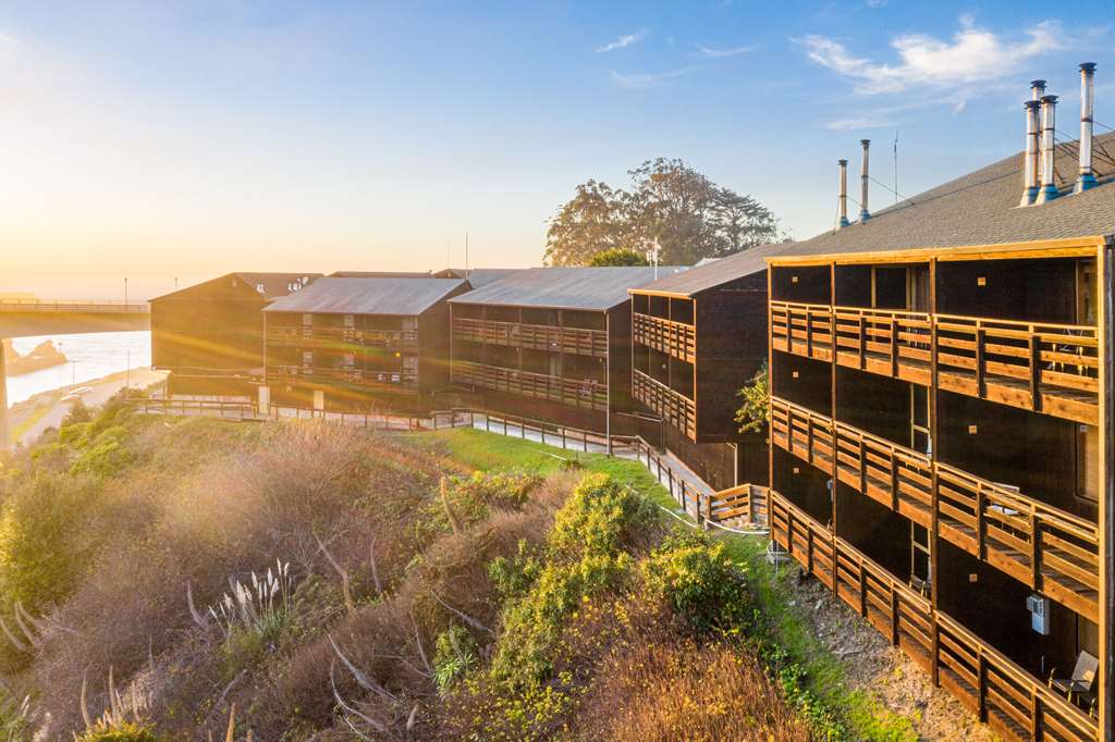 harbor lite lodge
