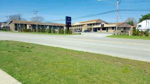 American Inn & Suites,In La Grange,2 star