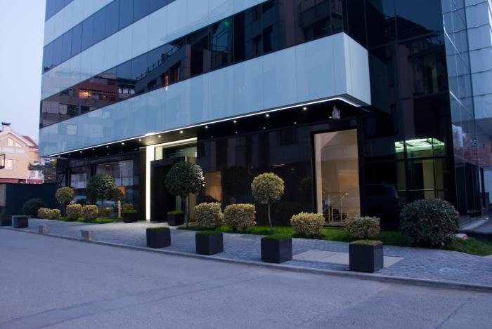 hotel fashion free parking