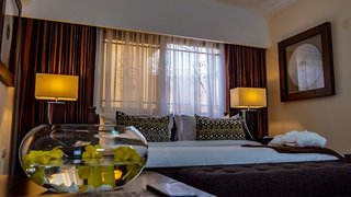 oak plaza hotel east legon