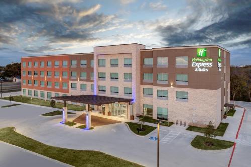 Holiday Inn Express And Suites Austin Airport East,,3 star
