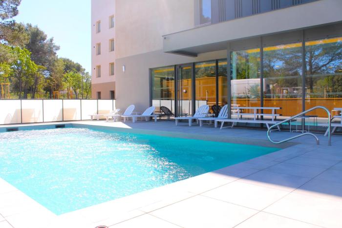 Adonis Le Castellet,,3 star