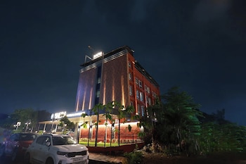 Shera Hotels & Banquets - Navi Mumbai,,3 star