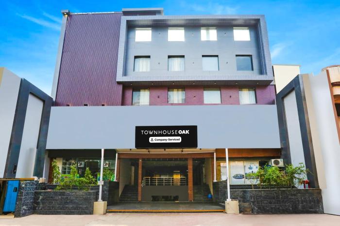 Super Townhouse Oak Hisar,Tayal Bagh Colony,4 star