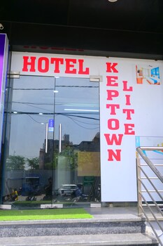 Hotel Keptown Lite,Hawa Sadak,3 star